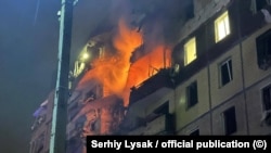 По данным Офиса генпрокурора Украины, в результате атаки повреждены два многоэтажных жилых дома.