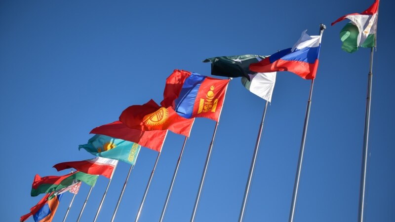 ШКУга жана КМШга мүчө өлкөлөрдүн өкмөт башчылары Бишкекке келди