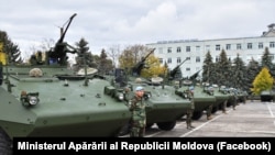 Imagini de la recepționarea de către armata R. Moldova a unor transportoare blindate oferite de Germania în noiembrie, 2023. 