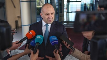 Курсът на новото правителство тласка България все по близо към войната
