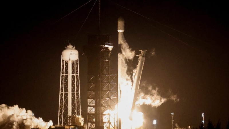 SpaceX создает сеть спутников-шпионов для спецслужб США – Reuters