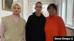 Floriana, Kirill și mama lor, Oksana, au ajuns la Ploiești în 2022 și, de atunci, stau în Ploiești.