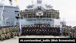 Экипаж БДК «Минск». Фото издания Балтийского флота РФ «Страж Балтики» от 3 апреля 2023 года