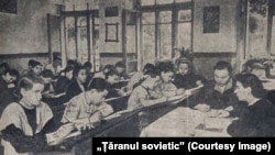 ﻿La examenul la algebră în clasa a VIII-a a școlii medii din or. Strășeni. „Țăranul sovietic”, 21 mai 1953