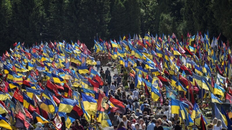 Vojna groblja se šire po Ukrajini i Rusiji