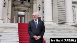 Ambasadori amerikan në Serbi, Christopher Hill.