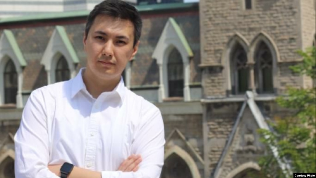 Жетілген әйелдің қынапшасының жақыннан түсірілуі