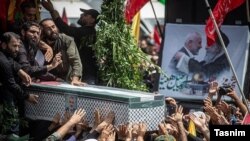 Iranianët marrin pjesë në funeralin e Ismail Haniyeh, liderit politik të Hamasit, Teheran, Iran, 1 gusht 2024.