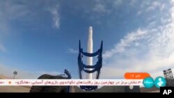 Snimaka koji je emitovala iranska državna televizija 27. septembra 2023. godine prikazuje ono što je iranski ministar komunikacija Isa Zarepur rekao da je satelit Noor-3 lansiran s nepoznate lokacije, u Iranu.