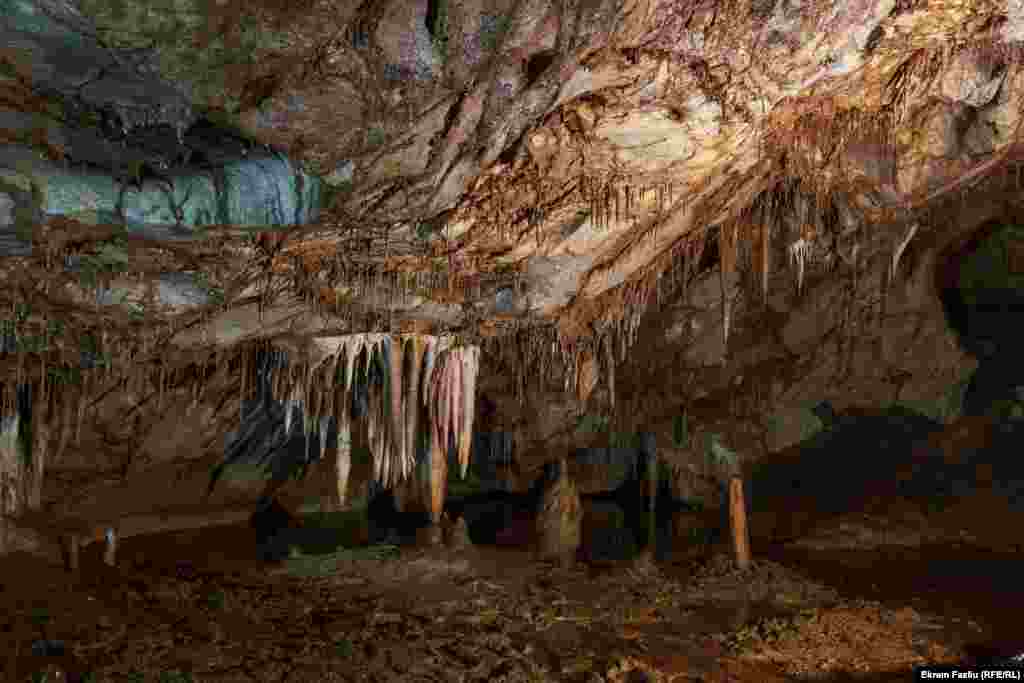 Për shkak të vlerave të mëdha, kristaleve, dukurive shpellore interesante dhe pozitës së përshtatshme shpella ishte hapur për vizitorë në vitin 1976.