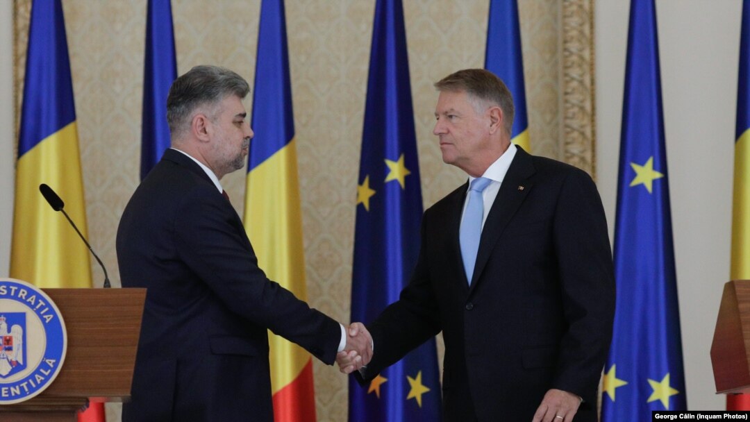 Președintele Iohannis l-a desemnat în funcția de premier al României pe liderul PSD, Marcel Ciolacu. Desemnarea președintelui social-democrat face parte din acordul de funcționare al coaliției de guvernământ. 
