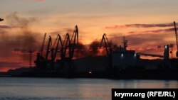 Последствия удара по порту Феодосии, Крым, Украина, 26 декабря 2023 года 