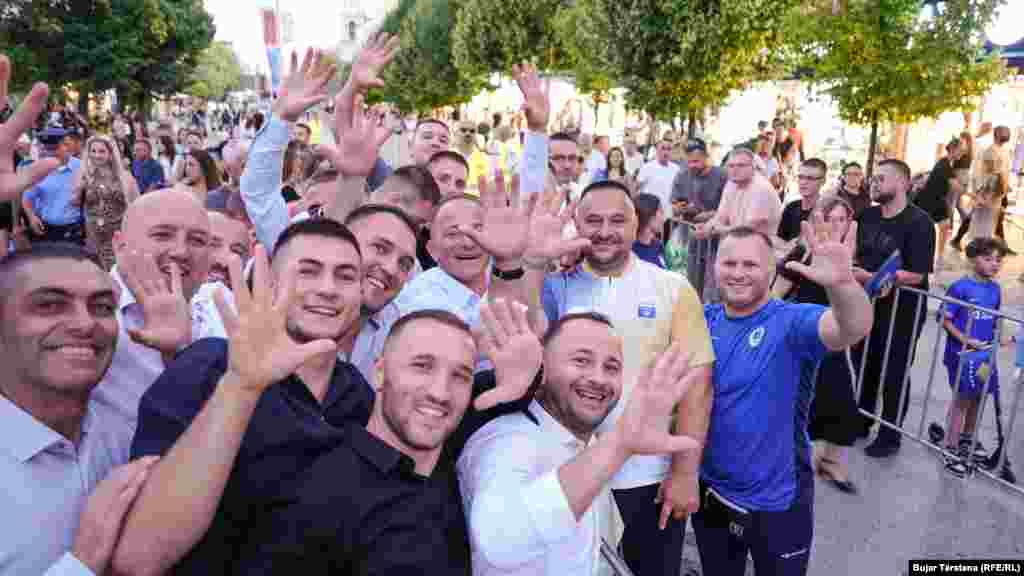 Nora Gjakova, Akil Gjakova, Loriana Kuka, Hana Beiqi, Adell Shaboviq dhe Donjeta Sadiku, i kanë përfunduar garat pa medalje.&nbsp;Medaljen e parë olimpike për Kosovën e ka siguruar Majlinda Kelmendi, e cila këtë herë ka debutuar si trajnere e xhudos, pas pensionimit nga ky sport. &nbsp;