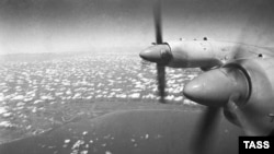 Крыло самолета Ил-18Д (архивное фото)