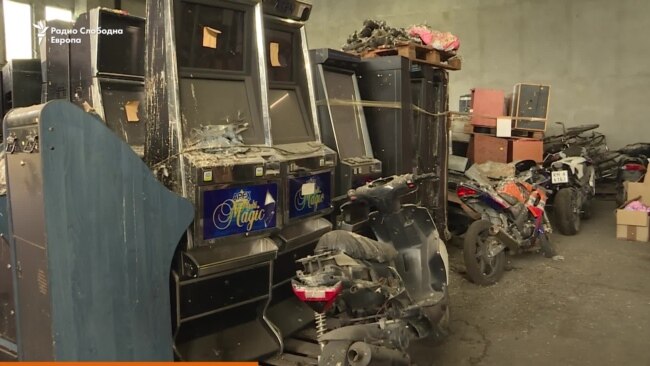 Троседот на Јанева, гардеробата на „Боки 13“ - што сѐ има во магацинот за конфискуван имот