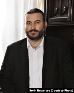 Politogolul Sorin Bocancea, profesor la Universitatea Petru Andrei din Iași, explică cum fundamentul extremismului modern e bazat pe populism.