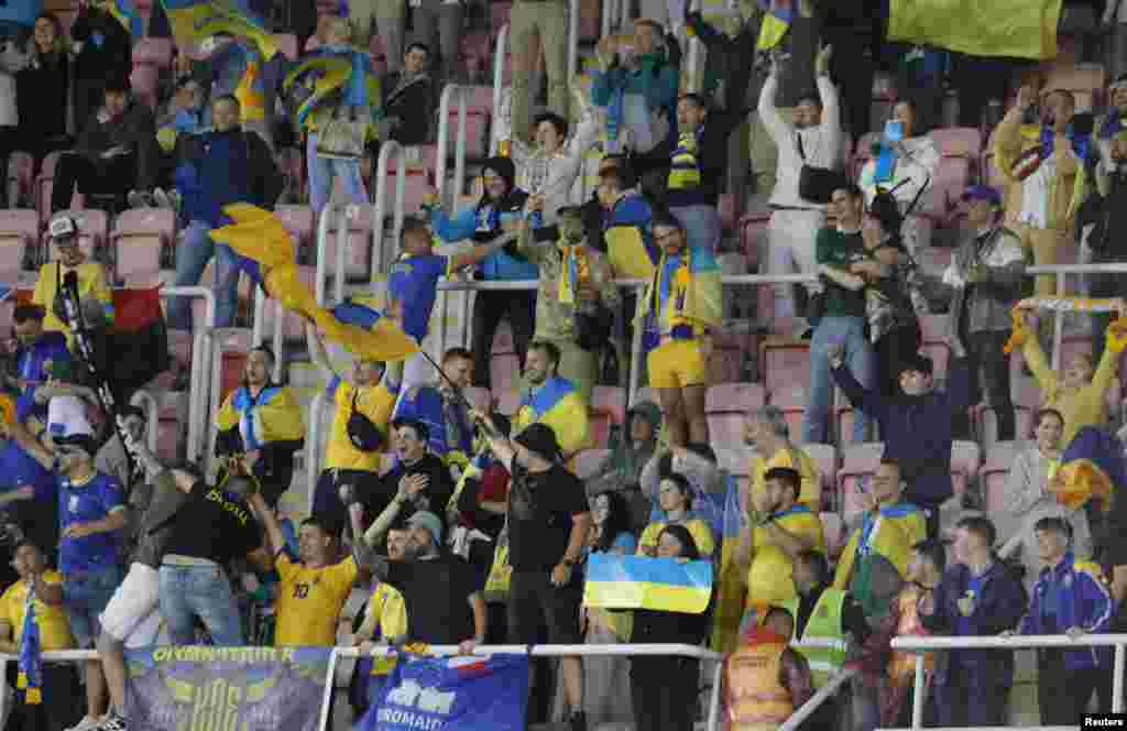 Украинската публика ја поздравува победата на своите репрезентативци