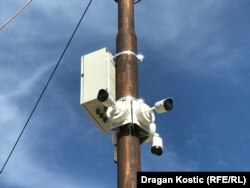 Системот за видео надзор направен од кинеската компанија Дахуа ја надгледува главната раскрсница на улиците во Бечеј, на северот на Србија