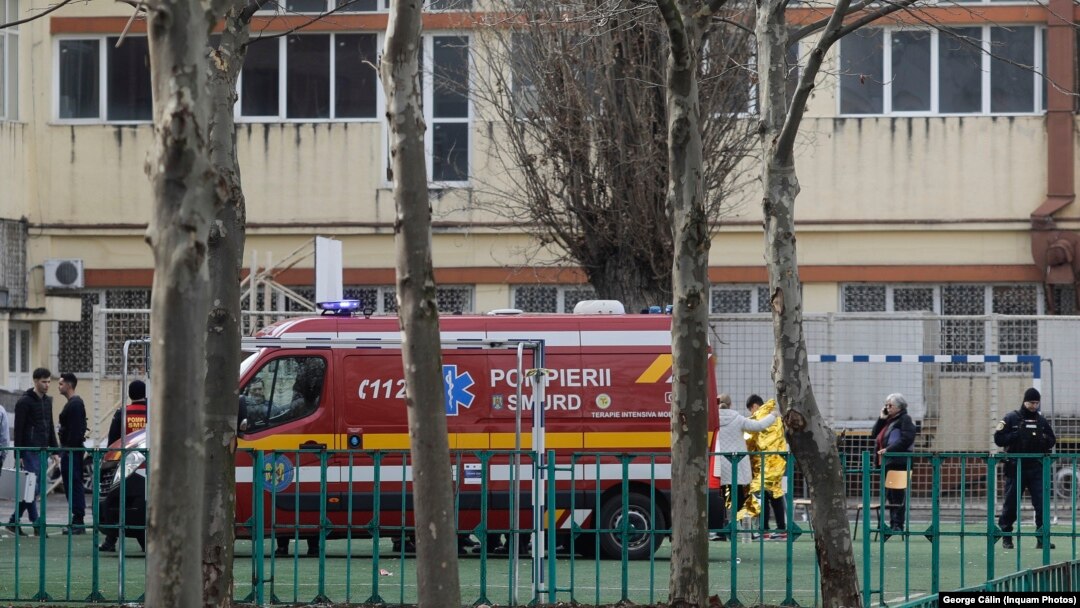Un elev de 15 ani ar fi folosit un spray iritant-lacrimogen în Colegiul Tehnic „Dimitrie Leonida” din București. Mai mulți elevi au ajuns la spital.