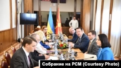 Средбата помеѓу пратеници од Украина и од Националниот совет за евроинтеграции, се одржа наа 4 април во Собранието на Северна Македонија.