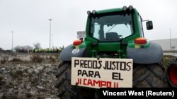Folytatódnak a gazdatüntetések Európa-szerte, Spanyolországban is tüntettek ismét