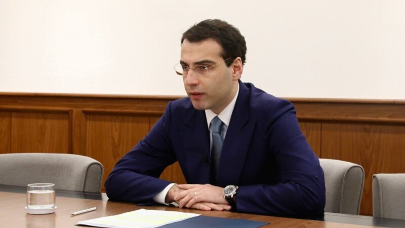 Кое-кто в Абхазии переживает из-за увольнения «умнички»