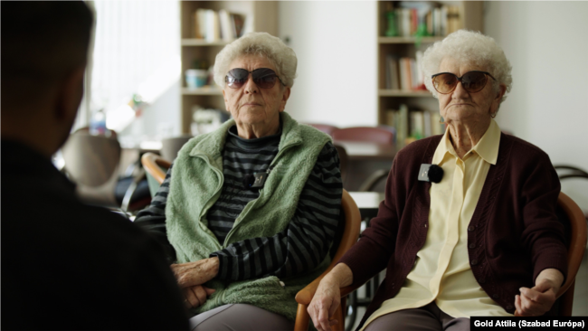 Ilona és Erzsébet több mint két éve lakik a budaörsi MET idősotthonban. Tudják, hogy gondok vannak