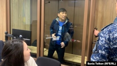 Ересектерге арналған порнографияға айналды Санкт-Петербургтегі БДСМ қожайындары