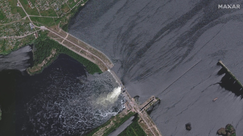 Ukrajina optužila Rusiju da je digla u vazduh veliku branu Kakhovku u blizini Hersona 