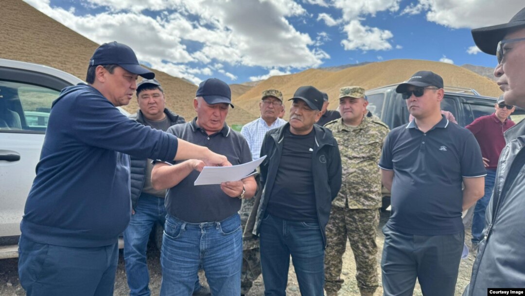 Кыргыз-кытай чек арасындагы "Бедел" өткөрүү пунктун ачууга даярдык. 15-май, 2024. 