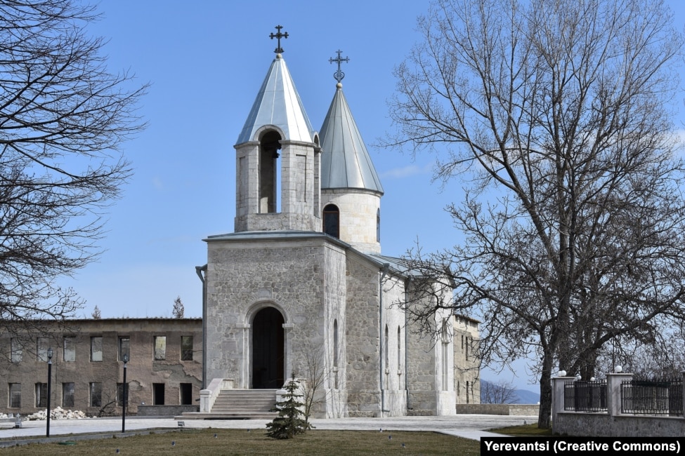 Kisha Baptiste Shën Xhoni në Susa/Shushi të Nagorno-Karabakut, e fotografuar më 2018. Kisha është njohur me emrin Kanaç Zham në gjuhën armene.