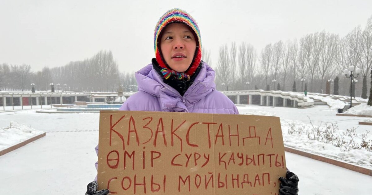 Жұмыс үстелінің эротикалық тұсқағаздары Жамбастарды қысу арқылы оргазм