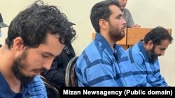 Rahmatollah Novruzov (solda) məhkəmədə