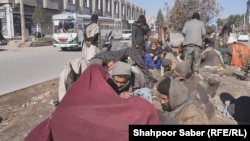 آرشیف - شماری از افراد معتاد به مواد مخدر در ولایت هرات