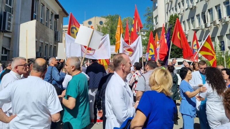 Работниците протестираат за плати, политичарите во кампања за гласови 