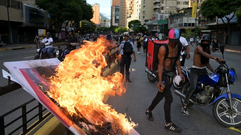 Մադուրոն Վենեսուելայի նախագահի պաշտոնը կրկին ստանձնում է ցույցերի ու բախումների ուղեկցությամբ