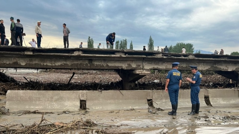В Кыргызстане из-за схода селей погибли пять человек 