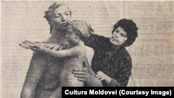 Claudia Cobizeva și compoziția sa „Să fie pace pururea”. „Cultura Moldovei”, 22 martie 1964. 