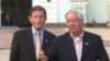Senatorul democrat, Richard Blumenthal (stânga) și senatorul republican, Lindsey Graham, autorii unui proiect de lege pentru sancționarea Rusiei, văzuți în această fotografie aflându-se într-o vizită la Kiev, pe 12 august 2024