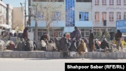 هنوز هم در بسیاری از ولایات افغانستان افراد معتاد هستند که در انتظار تداوی و برگشت به خانه های شان اند.