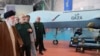 بازدید خامنه‌ای از یک نمایشگاه نظامی در حضور حسین سلامی، فرمانده کل سپاه