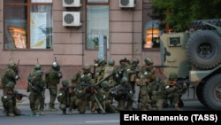 افراد وابسته به گروه واگنر در شهر روستوف روسیه 