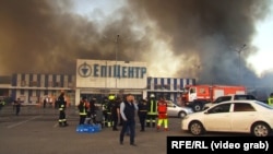 25 травня сили РФ завдали удару по будівельному супермаркету в Харкові, внаслідок чого спалахнула масштабна пожеж