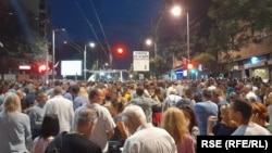 Demonstranti na 20. protestu "Srbija protiv nasilja" u Beogradu