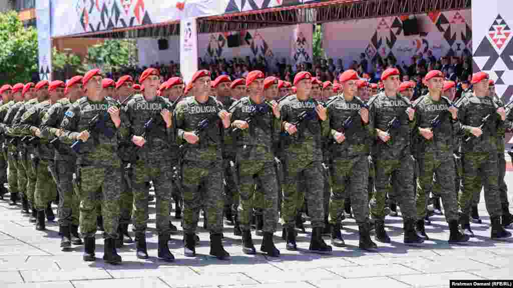 Svake godine, 12. juna, obeležava se Dan oslobođenja Kosova. Pre 25 godina, 12. juna 1999. godine, mirovne trupe NATO-a, KFOR, ušle su na Kosovo.