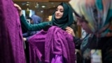 چند زن مسلمان محجبه در مسکو، در روزی که در روسیه، روز جهانی حجاب نامگذاری شده است.