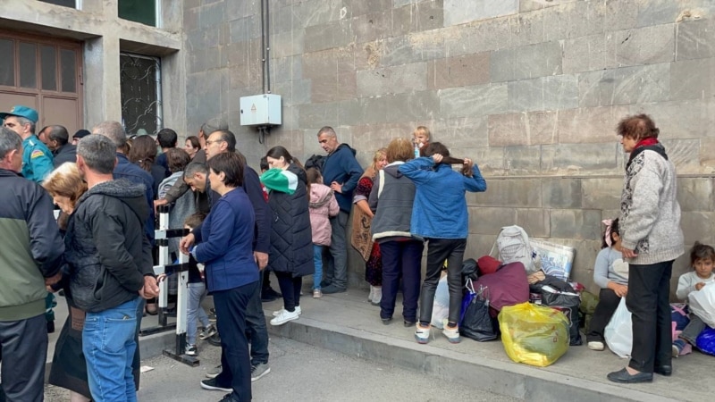 'Nemam više ništa': Jermeni u masovnom egzodusu iz Nagorno-Karabaha