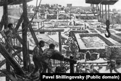 Workers rebuild Leninakan (known today as Gyumri) in 1927 after a major earthquake in 1926. Six decades later, the northern Armenian town would be devastated once more by an earthquake that killed some 38,000 people in 1988.