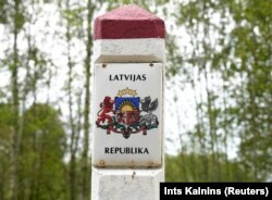 Пограничный столб между Латвией и Беларусью. 8 августа 2023 года