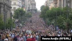 'Protesti protiv nasilja' u Srbiji kroz objektiv RSE